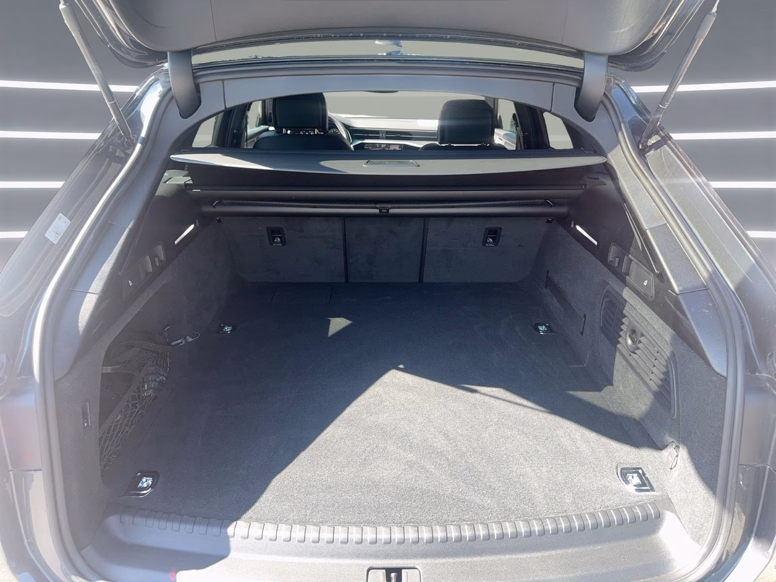 Avant 50 TFSI e qu advanced AHK HD-MATRIX 19"