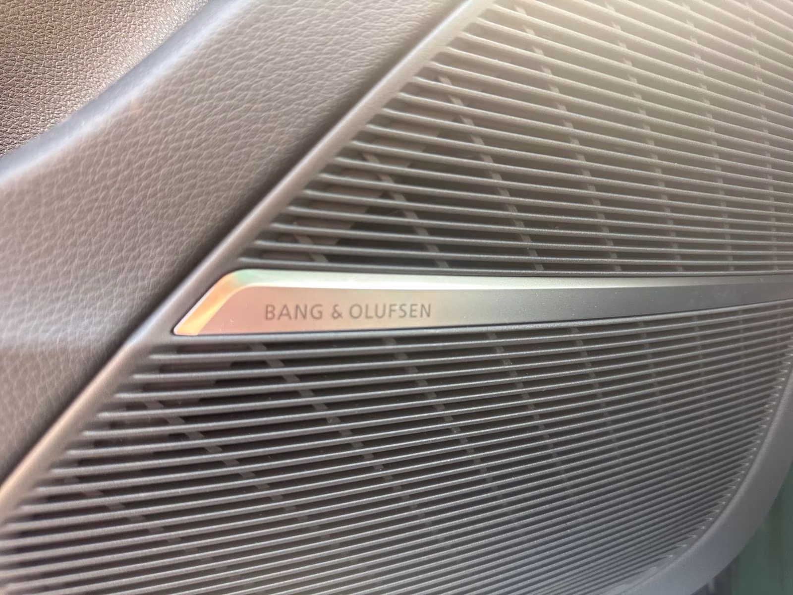 e-hybrid qu S line LASER PANO AHK Allradlenk
