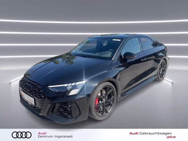 Audi RS3 Limousine qu MATRIX PANO KAMERA HuD ACC B&amp;amp;O