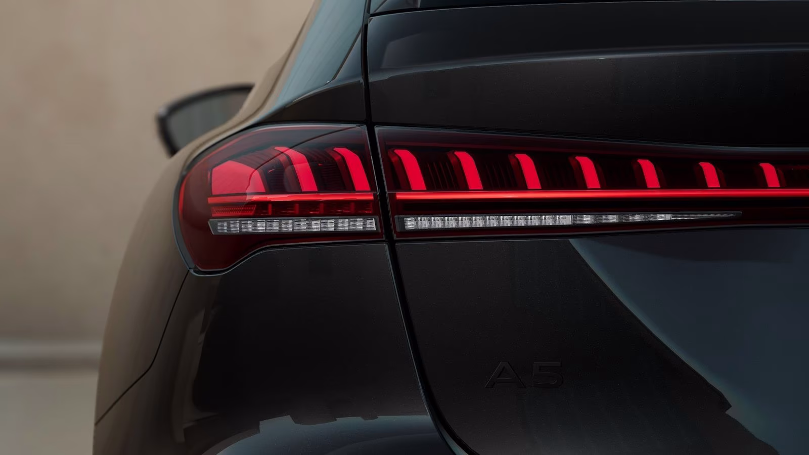 Avant e-hybrid qu S line Tech+ MATRIX AHK HuD