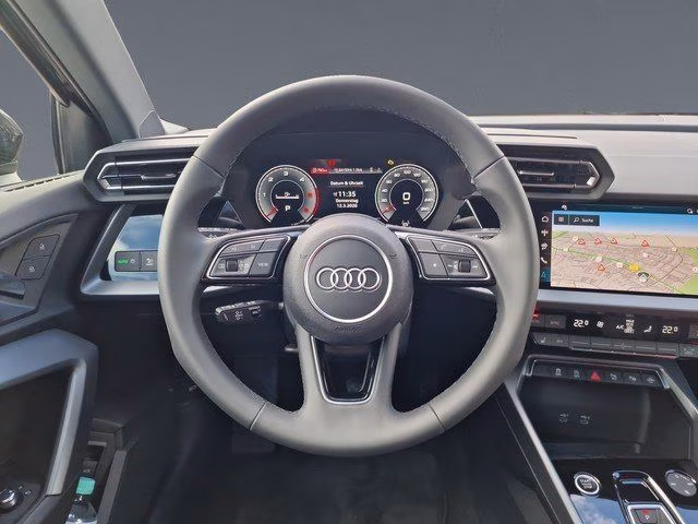 Audi A3 Limousine TDI S line LED AHK ACC KAMERA PDC+