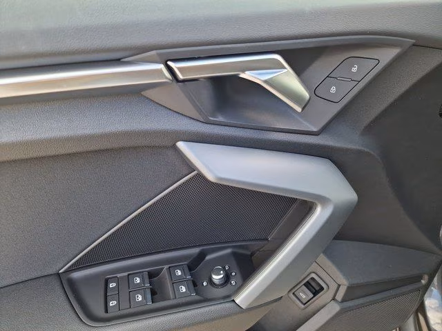 Audi A3 Limousine TDI S line LED AHK ACC KAMERA PDC+
