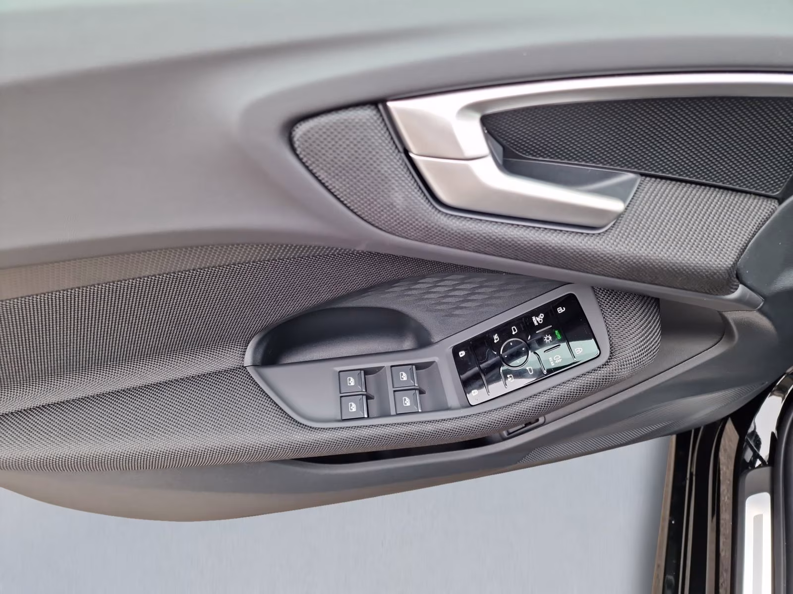 Avant e-hybrid qu Tech Kamera LED+ PDC+ 19"