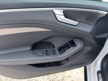 Audi A6 Avant TDI qu S line Tech+ AHK PANO B&amp;O MATRIX