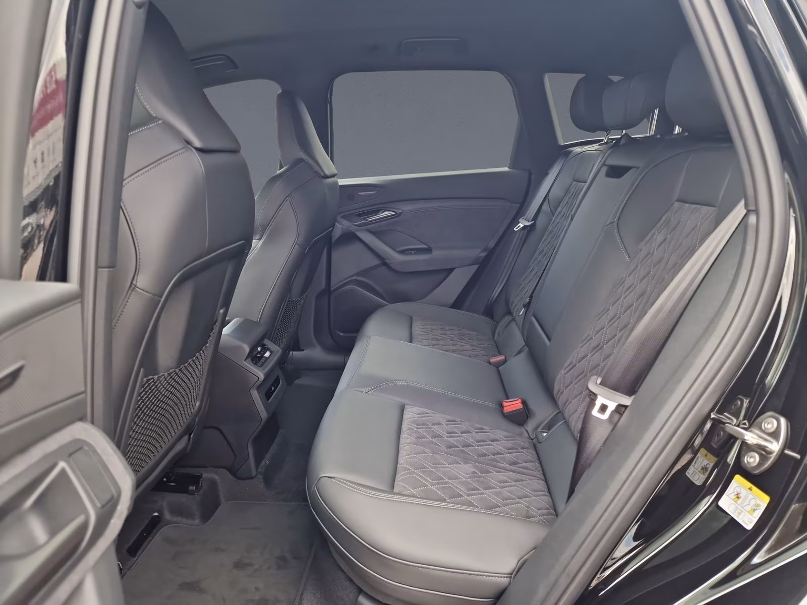 Audi Q6 e-tron performance S line Tech pro MATRIX AHK