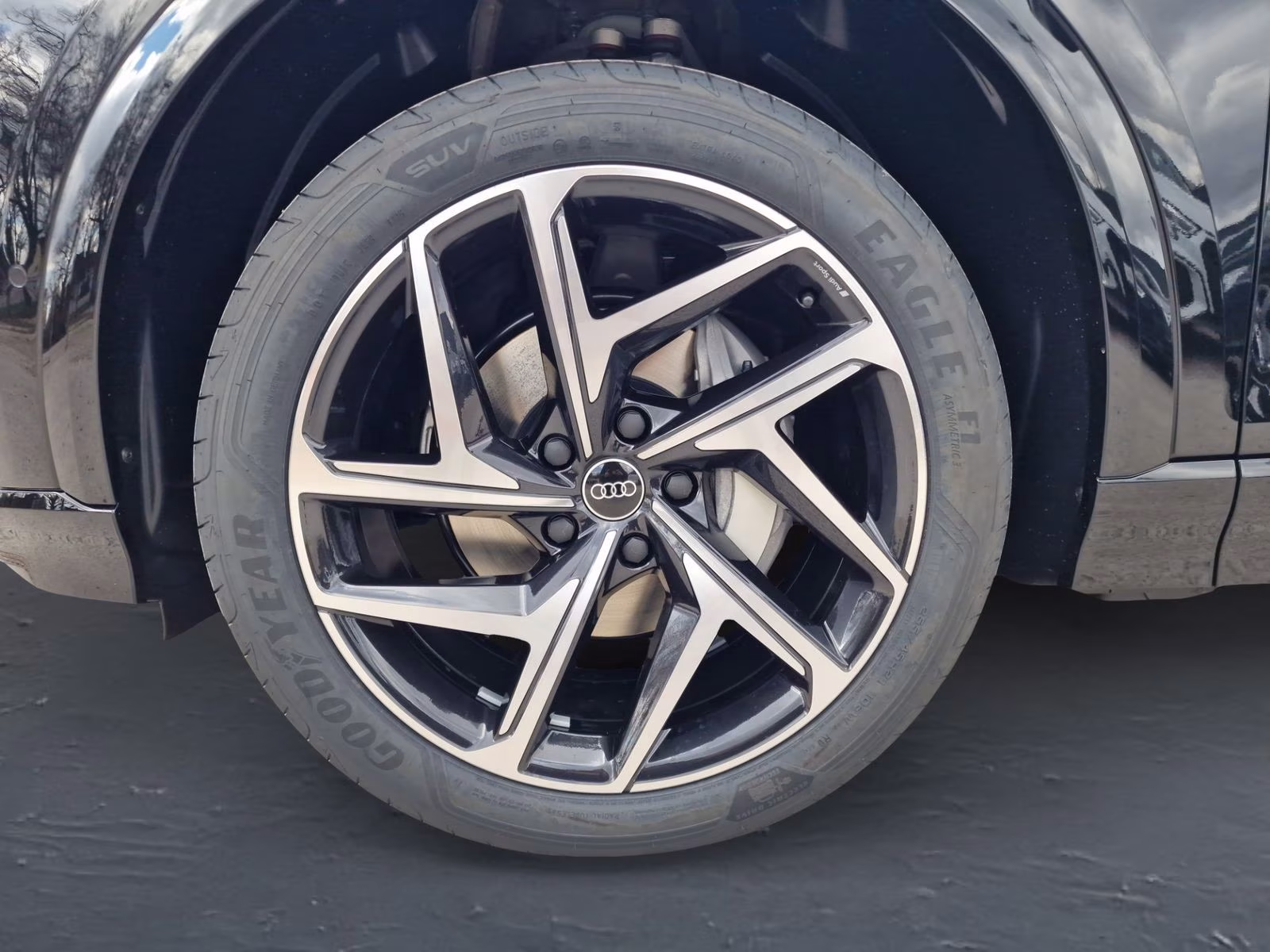 Audi Q6 e-tron performance S line Tech pro MATRIX AHK