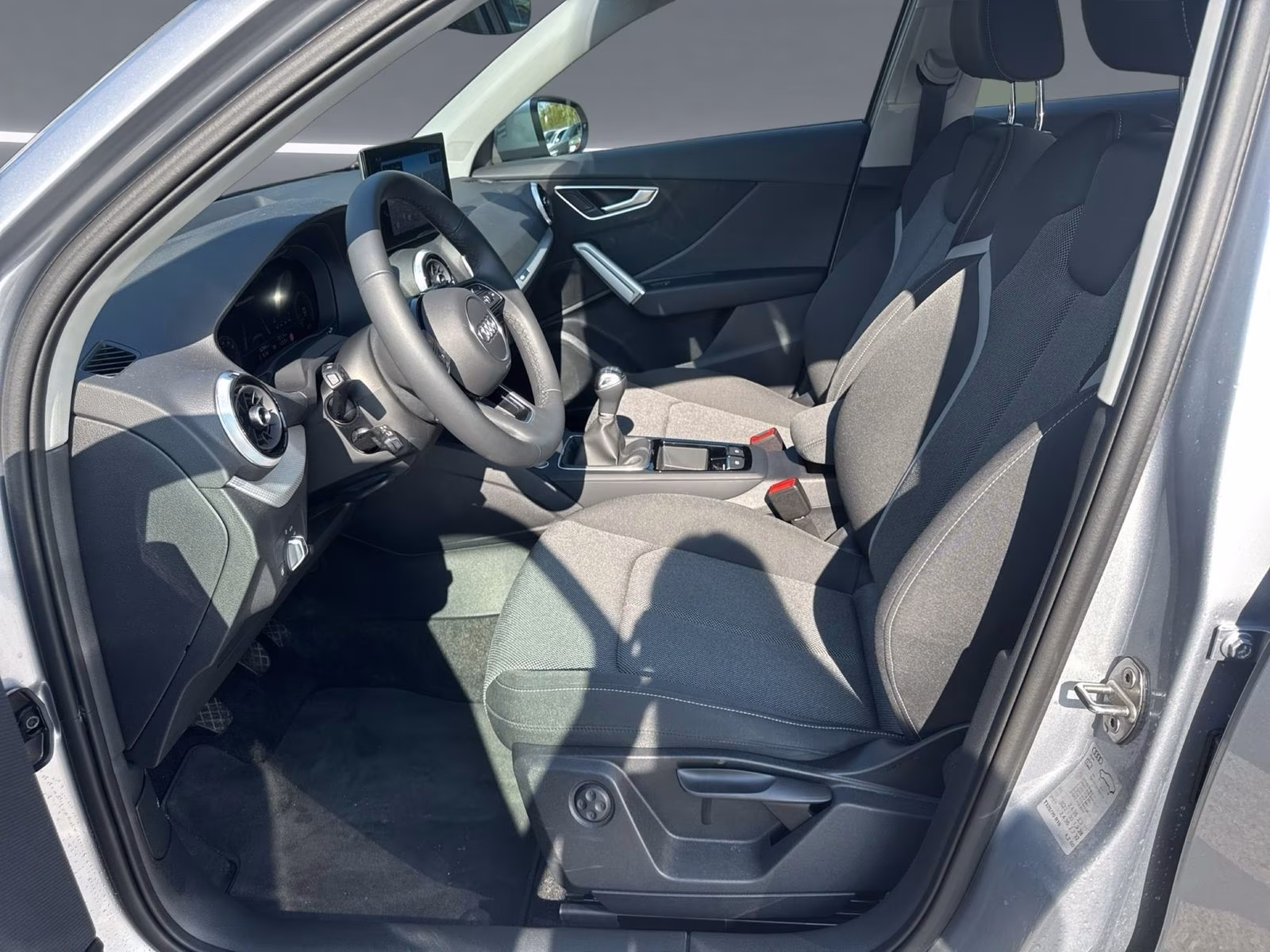 Audi Q2 30 TFSI advanced AHK Kamera PDC Navi+ SHZ 17"