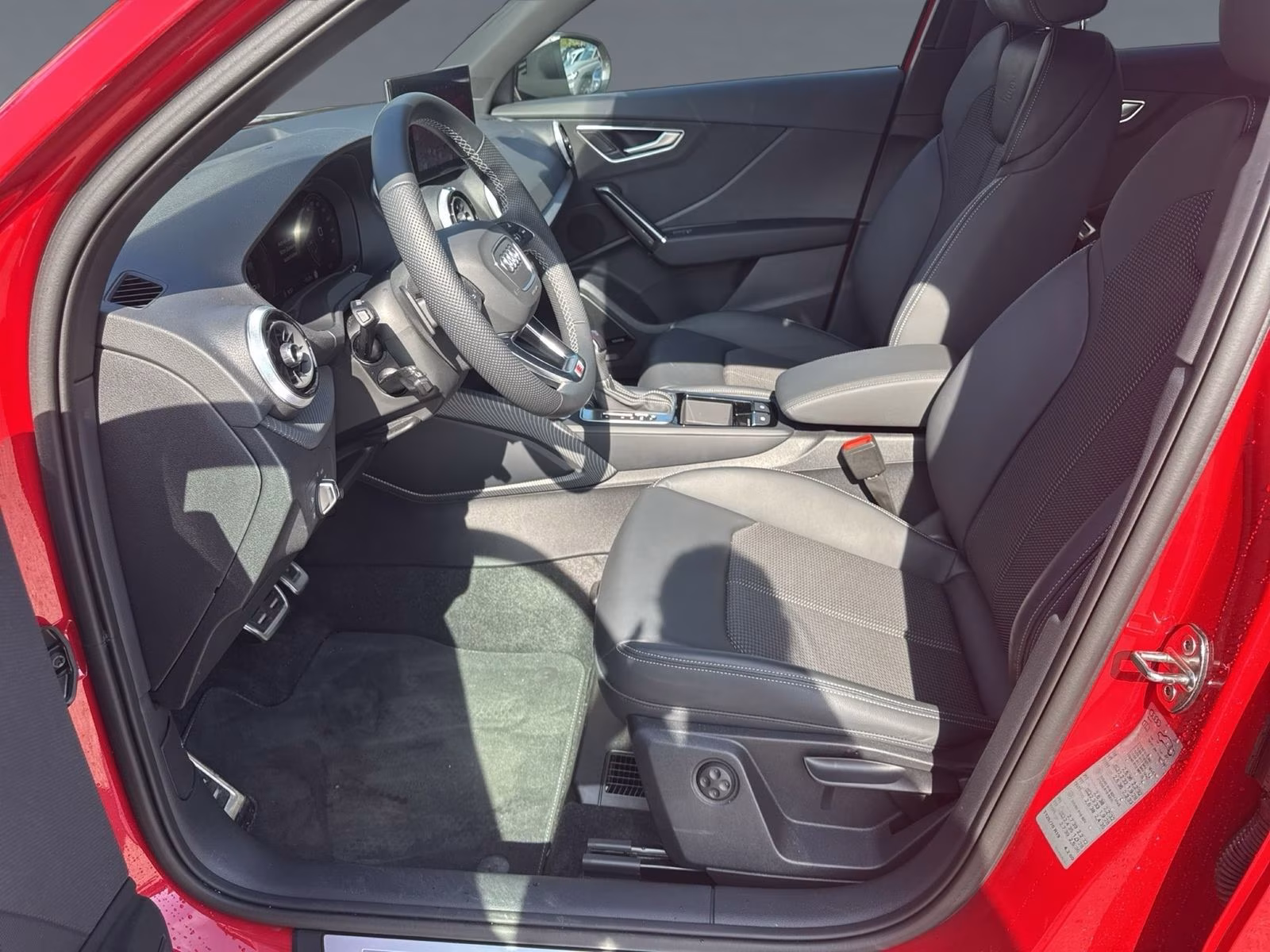 Audi Q2 35 TDI qu S line MATRIX AHK SONOS KAM. STHZG