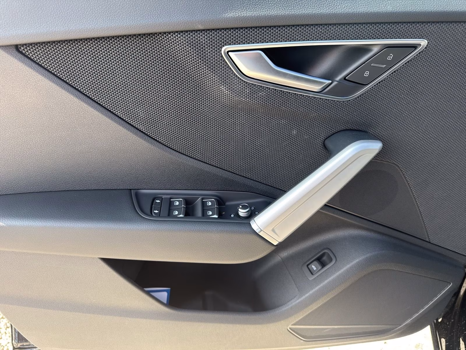 Audi Q2 35 TFSI S line MATRIX AHK KAMERA NAVI+ PDC+
