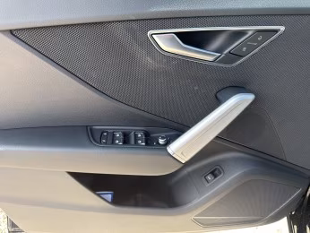 Audi Q2 35 TFSI S line MATRIX AHK KAMERA NAVI+ PDC+