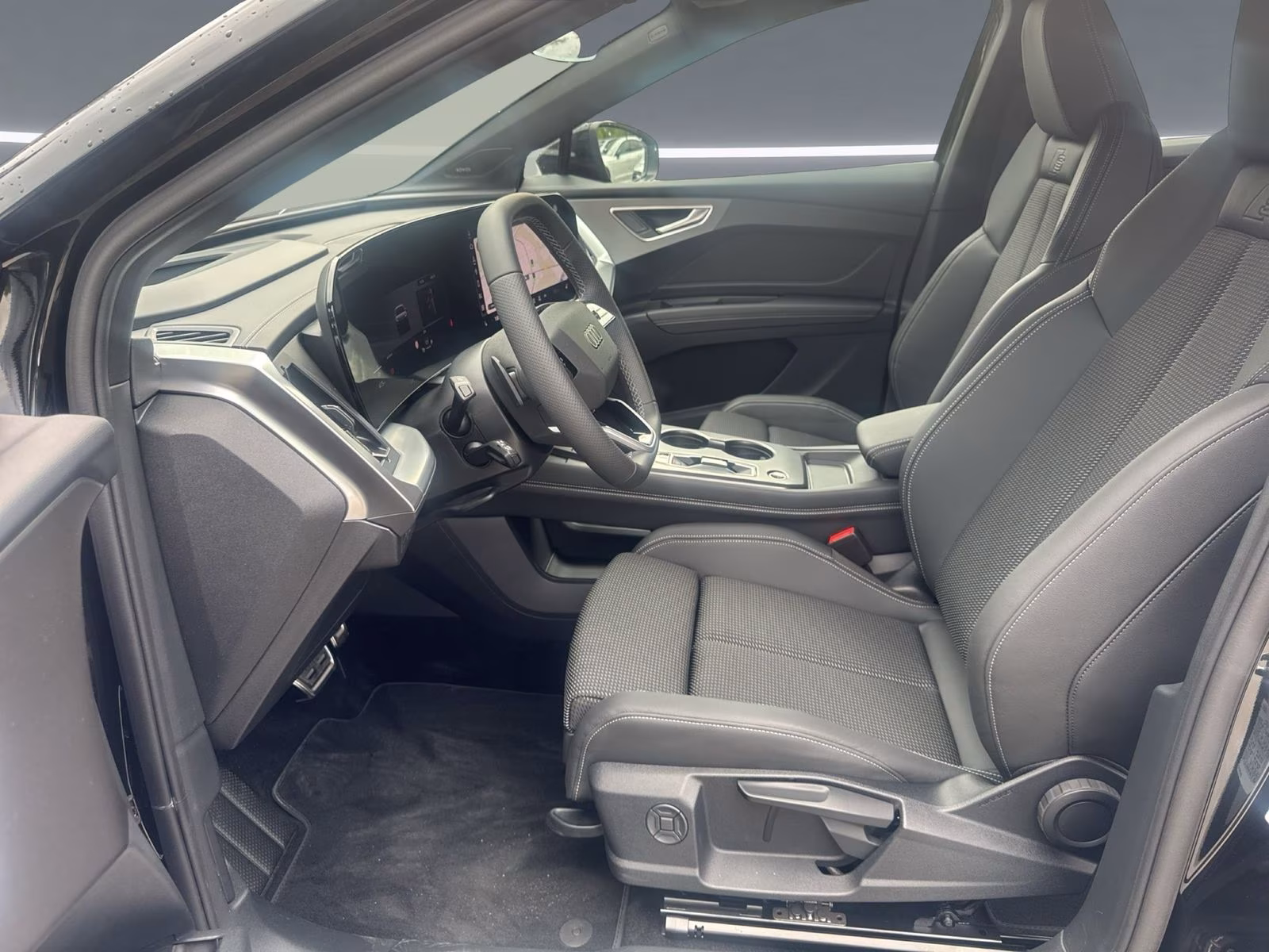 Audi Q4 e-tron performance S line Tech+ MATR AHK 360°