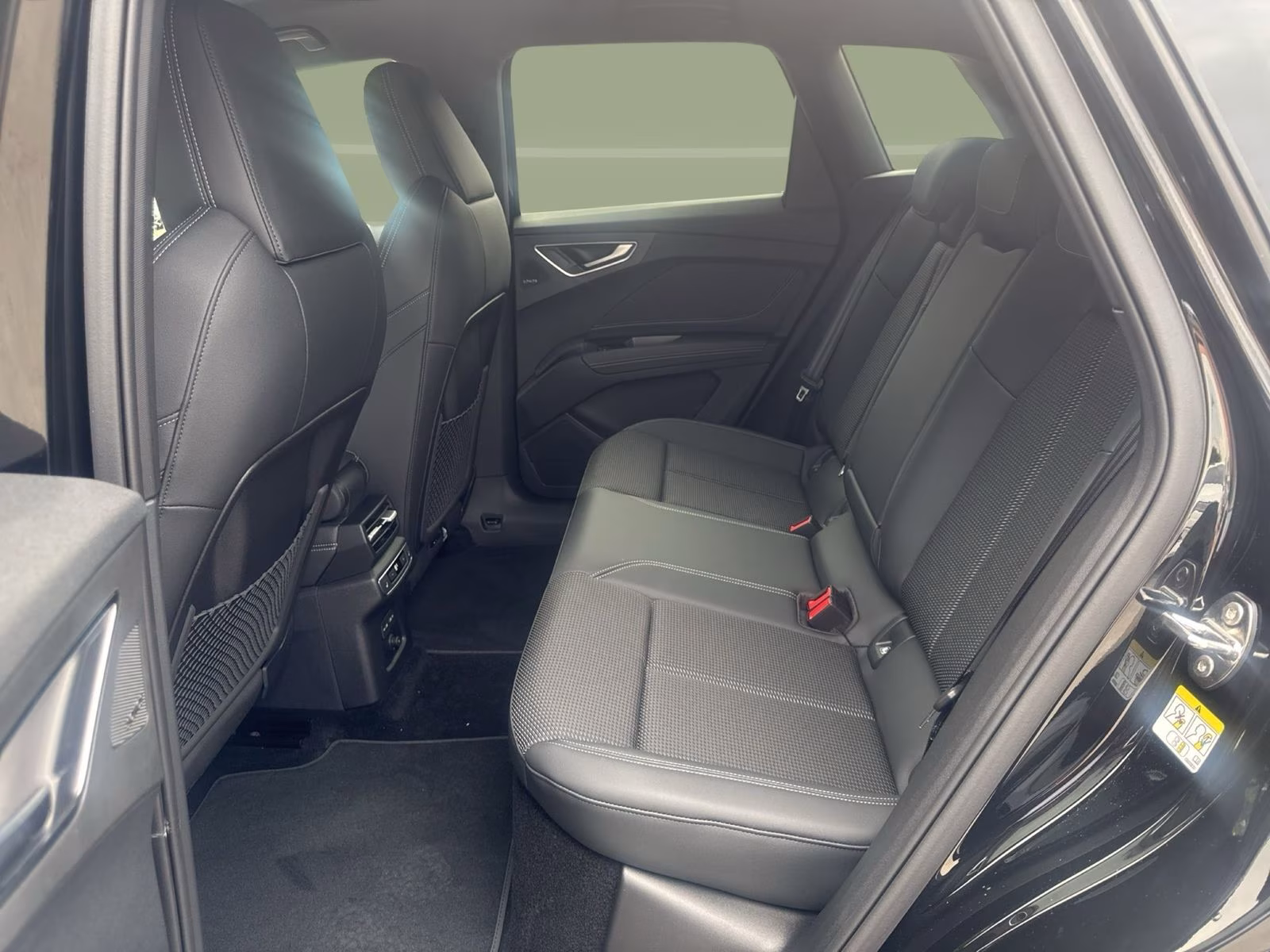 Audi Q4 e-tron performance S line Tech+ MATR AHK 360°