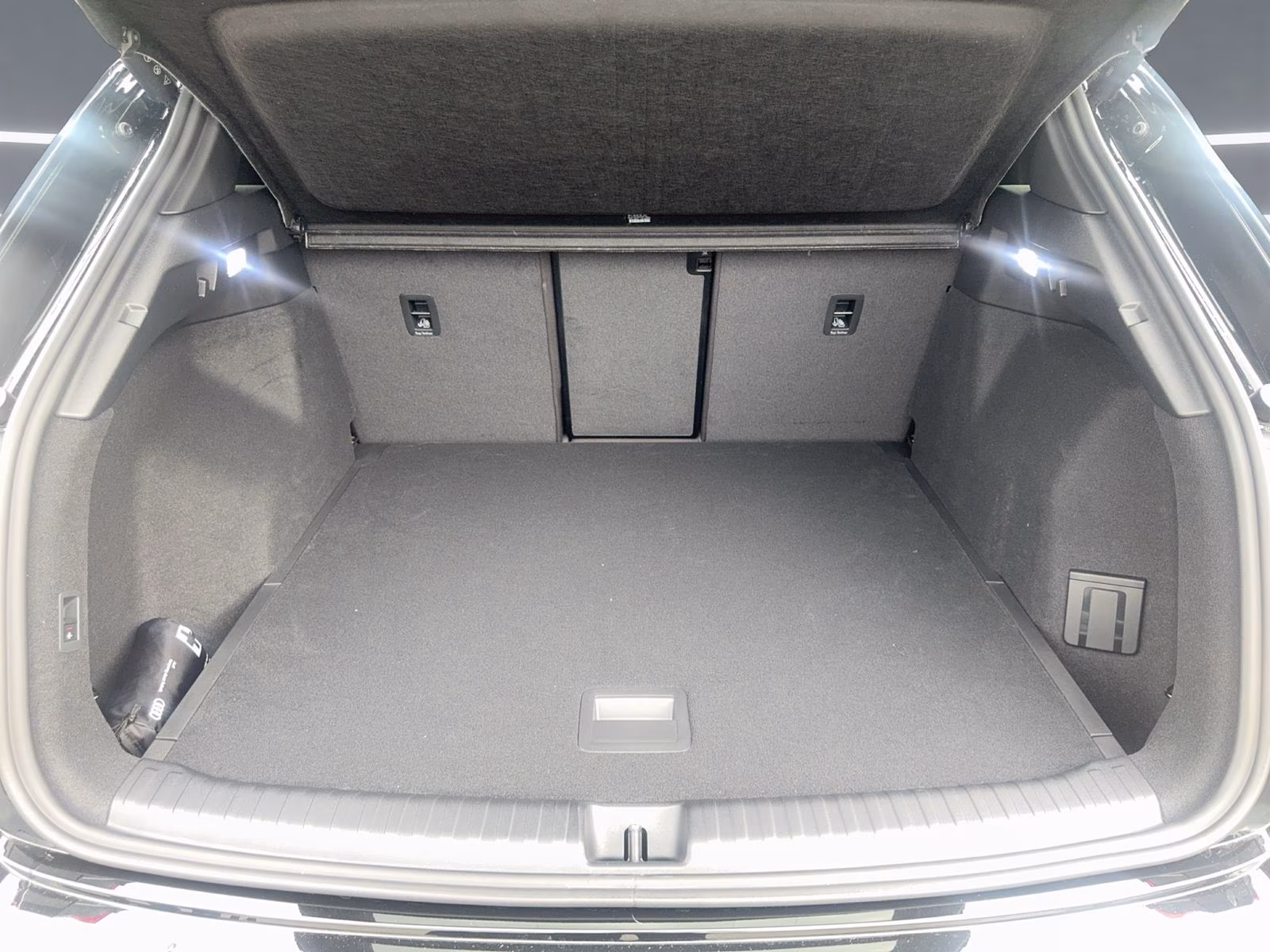 Audi Q4 e-tron performance S line Tech+ MATR AHK 360°