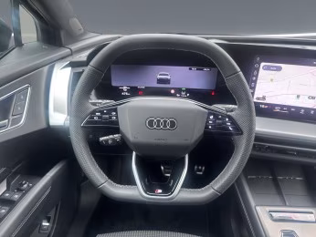 Audi Q4 e-tron performance S line Tech+ MATR AHK 360°