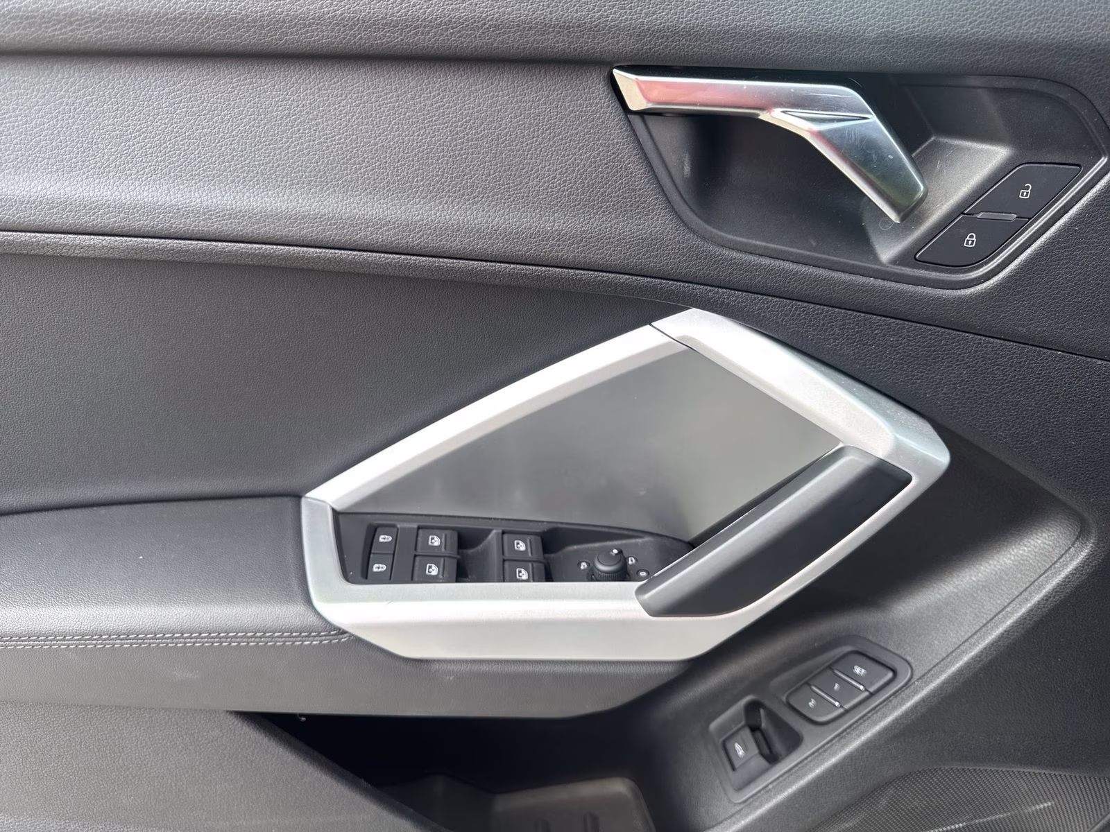 Audi Q3 35 TDI qu advanced LED AHK KAMERA PDC+ SHZ