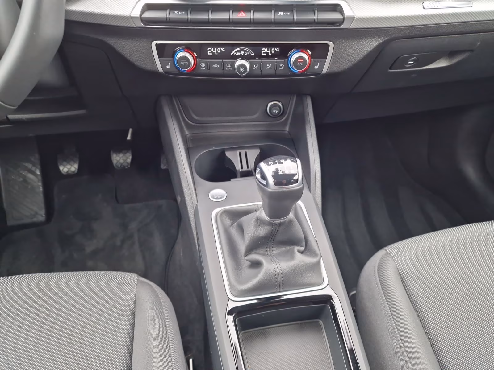 Audi Q2 30 TFSI NAVI+ AHK STHZG 18" ACC Advanced