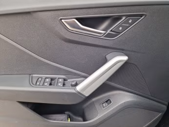 Audi Q2 30 TFSI NAVI+ AHK STHZG 18" ACC Advanced