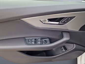 Audi Q8 55 TFSI e qu S line AHK Luftfahrw. Leder Kam.