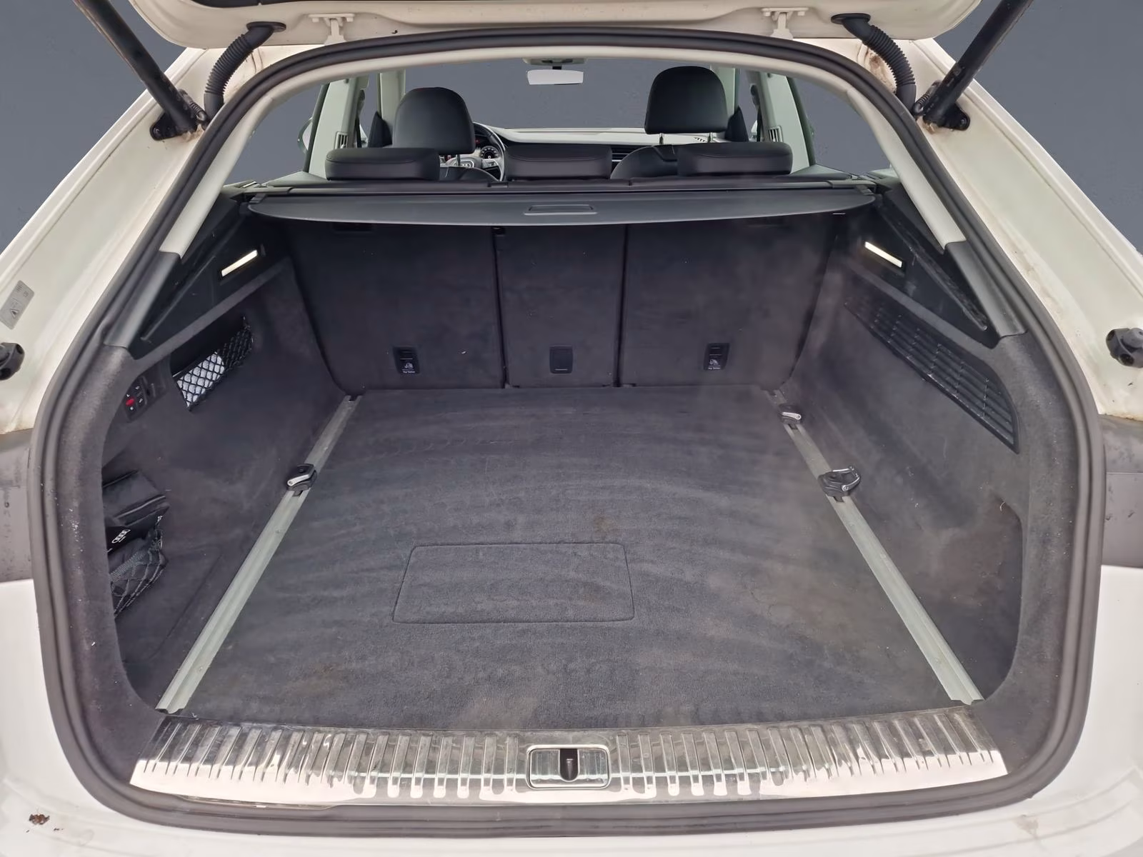 Audi Q8 55 TFSI e qu S line AHK Luftfahrw. Leder Kam.