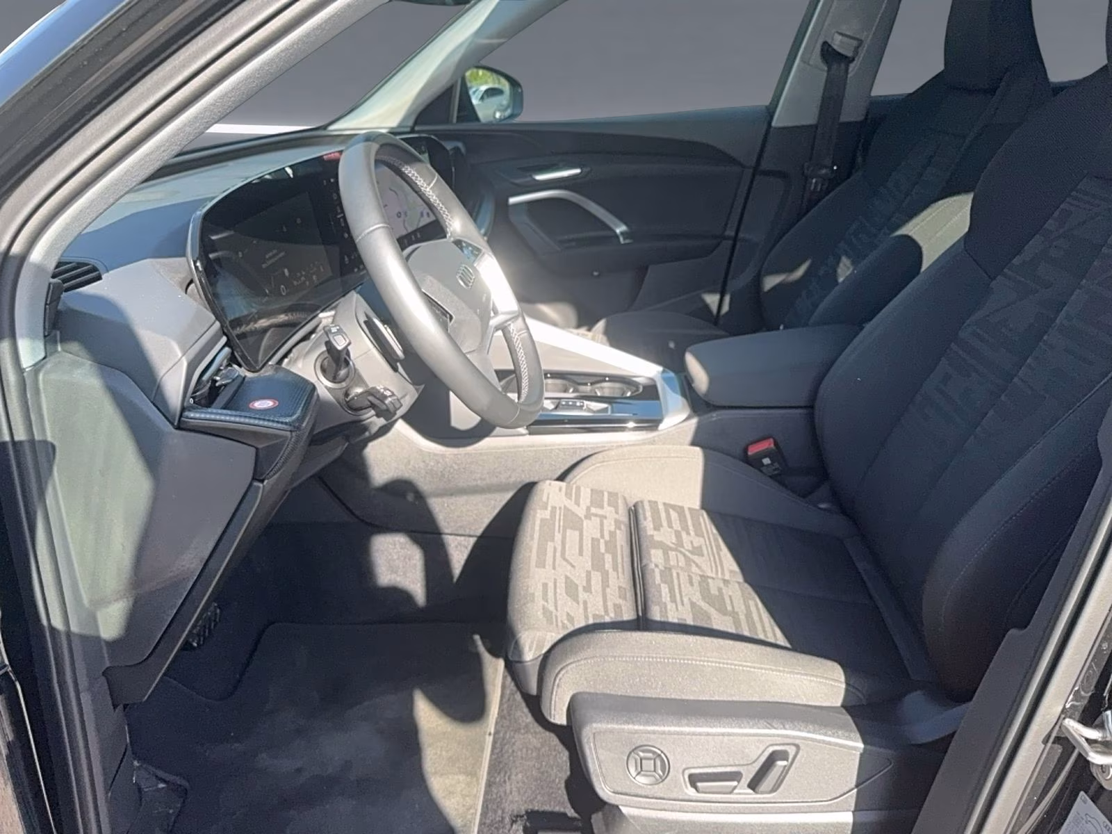 Audi Q5 TFSI Tech AHK S-Sitze LED+ PDC Kamera ACC 19"