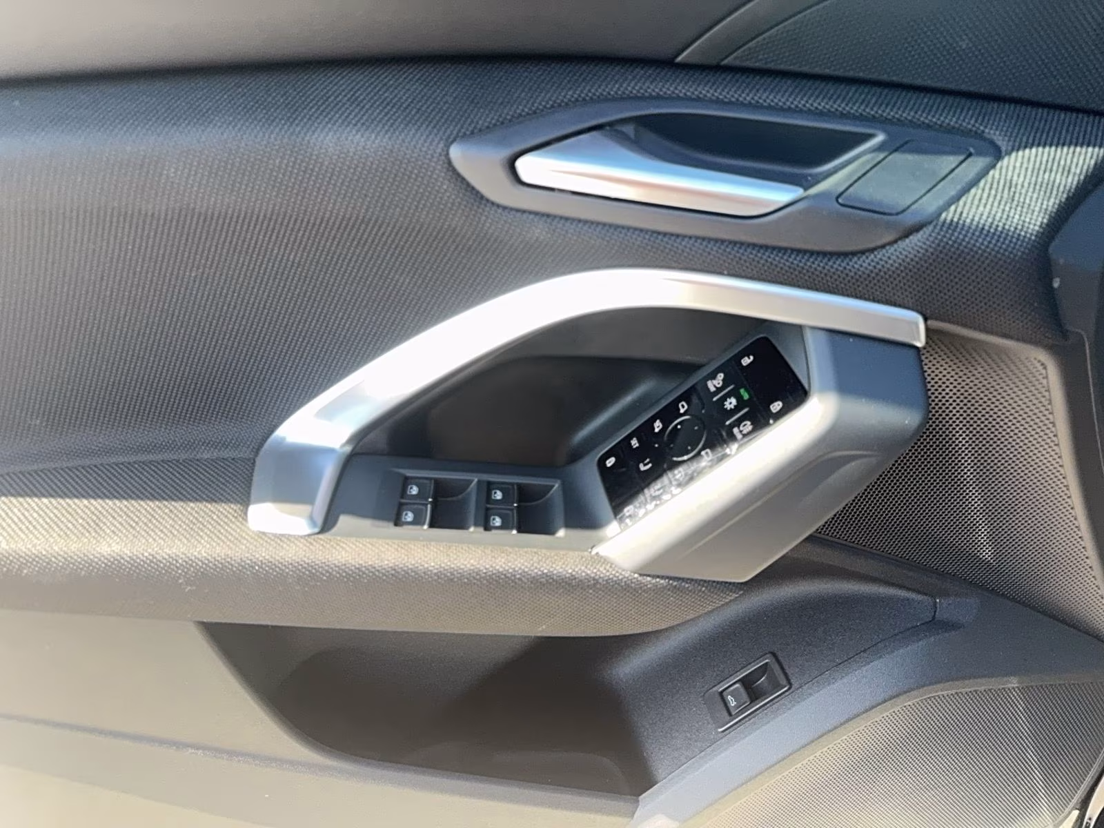 Audi Q5 TFSI Tech AHK S-Sitze LED+ PDC Kamera ACC 19"