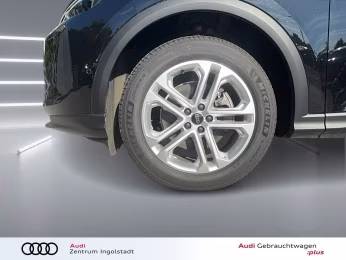 Audi Q5 TFSI Tech AHK S-Sitze LED+ PDC Kamera ACC 19"