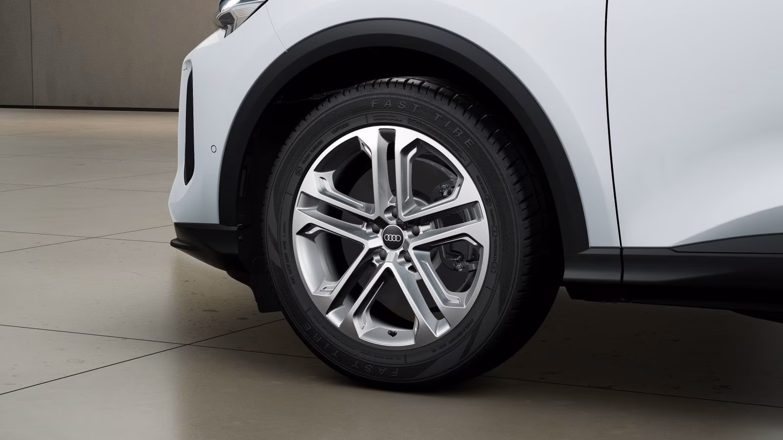 Audi Q5 TDI qu AHK PANO LED PDC ACC Kamera Navi+ 19"