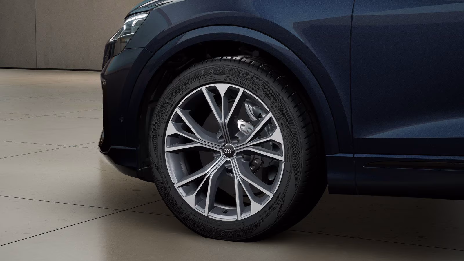 Audi Q8 TFSI e qu S line Luft MATRIX AHK PANO PDC 21"