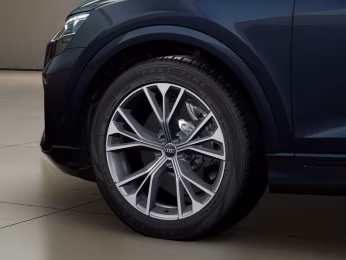 Audi Q8 TFSI e qu S line Luft MATRIX AHK PANO PDC 21"