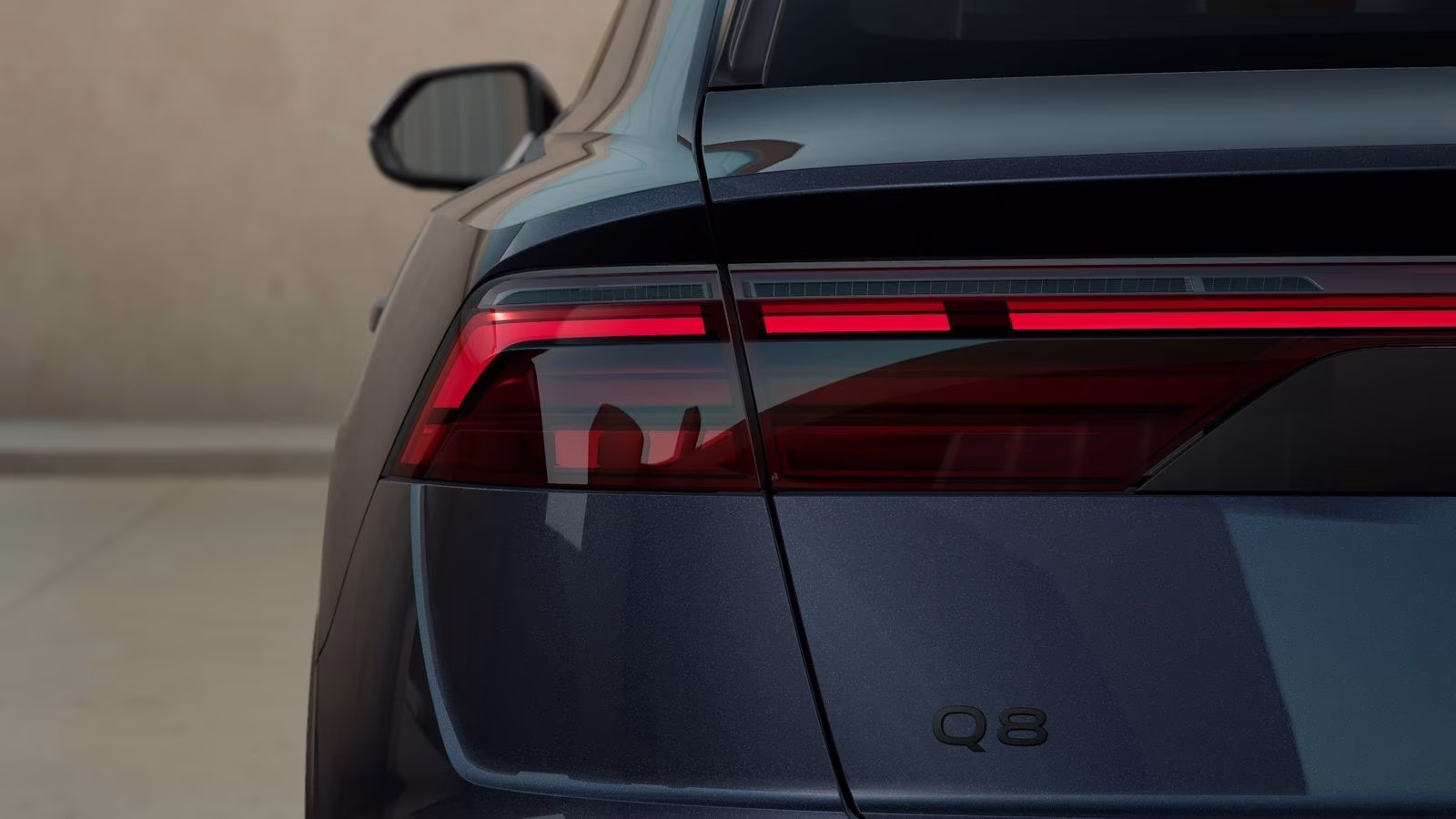 Audi Q8 TFSI e qu S line Luft MATRIX AHK PANO PDC 21"