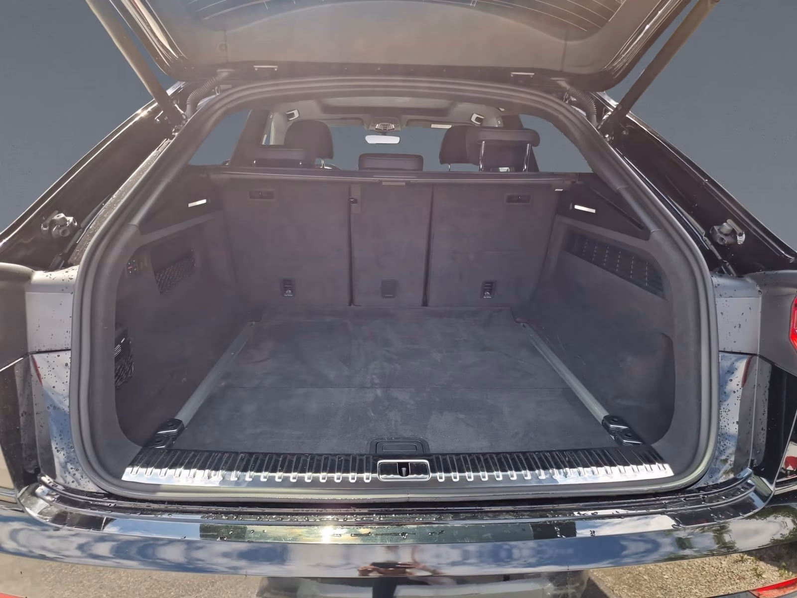 Audi Q8 50 TDI qu S line MATRIX PANO STHZG Luft 22"