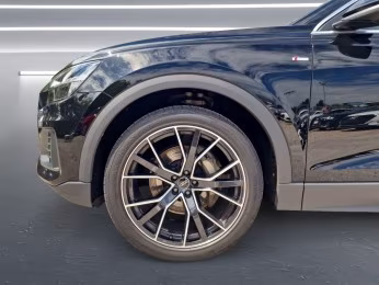 Audi Q8 50 TDI qu S line MATRIX PANO STHZG Luft 22"