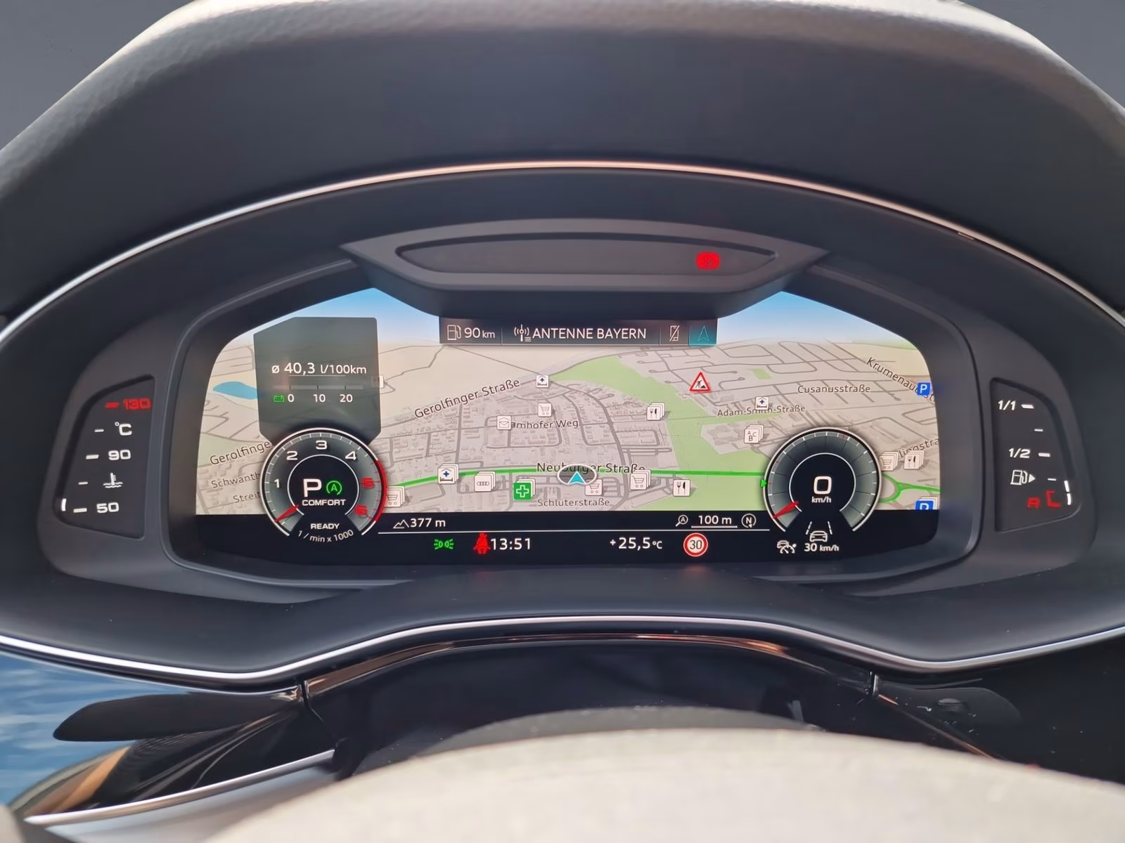 Audi Q8 50 TDI qu S line MATRIX PANO STHZG Luft 22"