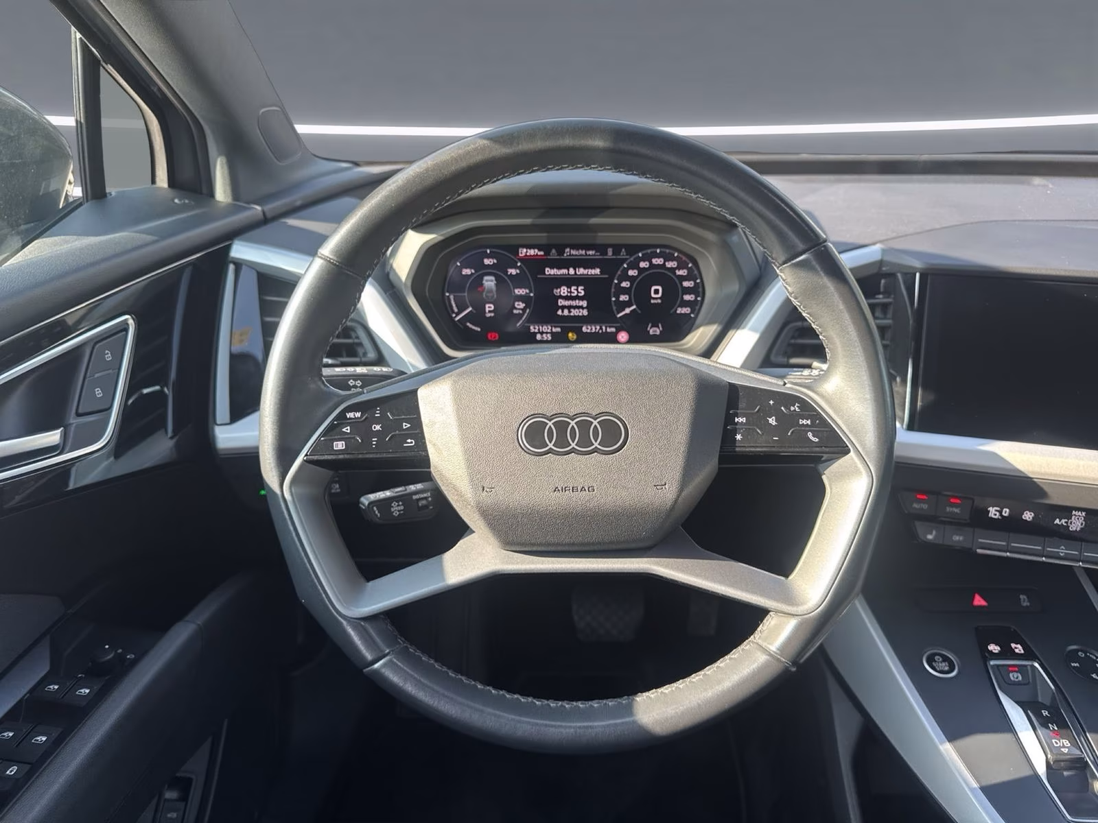 Audi Q4 e-tron advanced LED AHK KAMERA PDC+ SHZ 19"