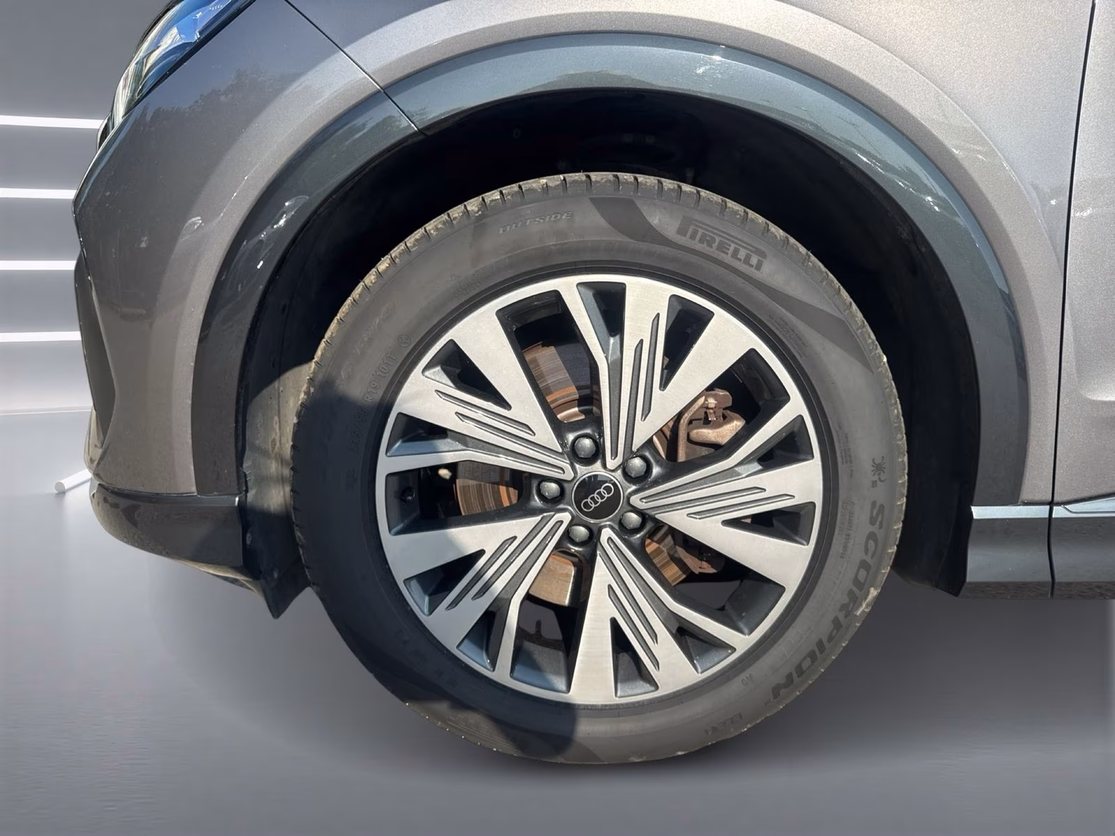 Audi Q4 e-tron advanced LED AHK KAMERA PDC+ SHZ 19"