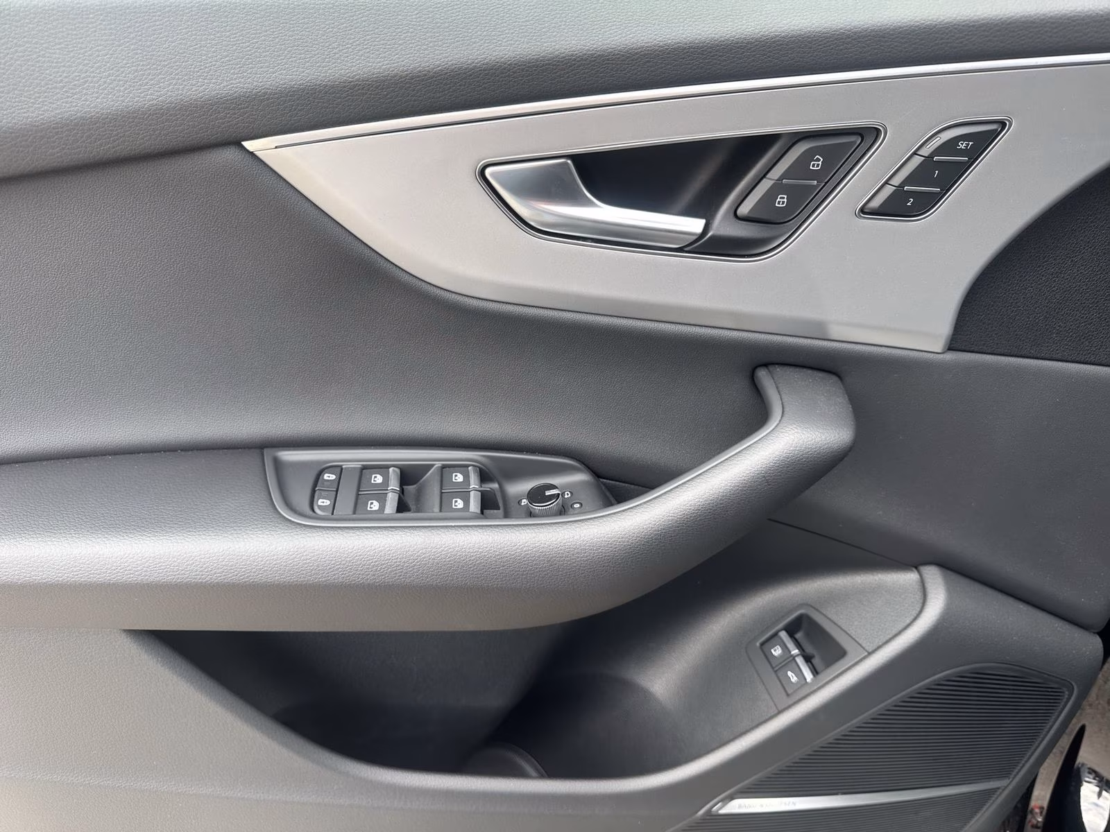 Audi Q8 TFSI e qu MATRIX AHK KAMERA HuD LUFT MEMO ACC