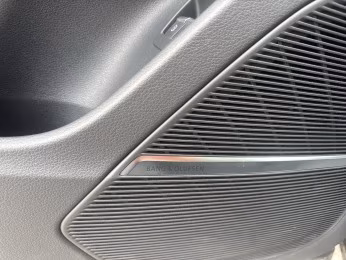 Audi Q8 TFSI e qu MATRIX AHK KAMERA HuD LUFT MEMO ACC