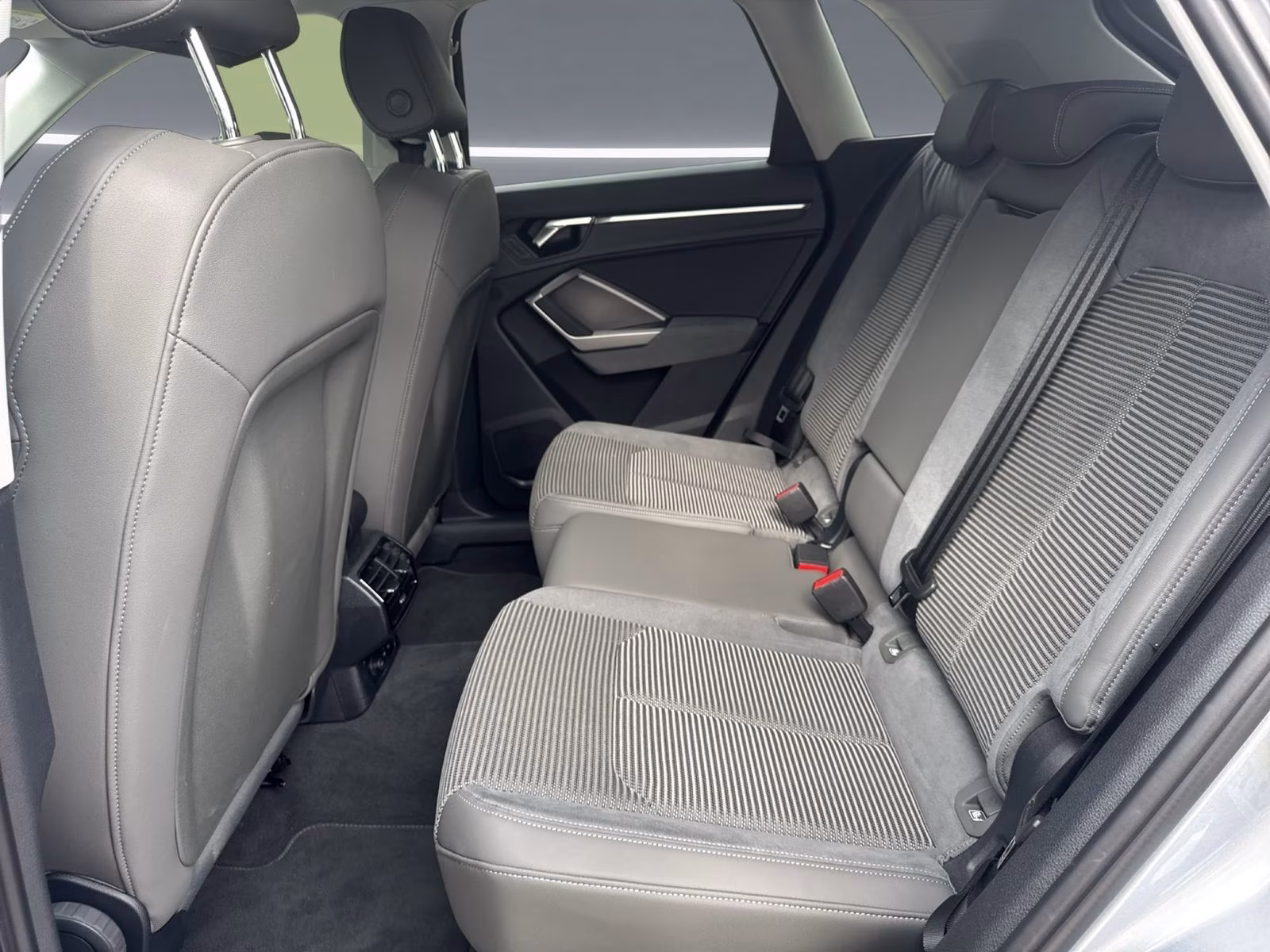 Audi Q3 45 TFSI qu advanced AHK ACC PDC+ NAVI Virtual