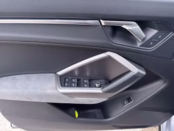 Audi Q3 45 TFSI qu advanced AHK ACC PDC+ NAVI Virtual