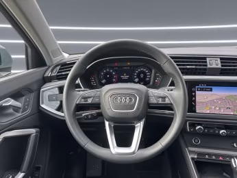 Audi Q3 45 TFSI qu advanced AHK ACC PDC+ NAVI Virtual