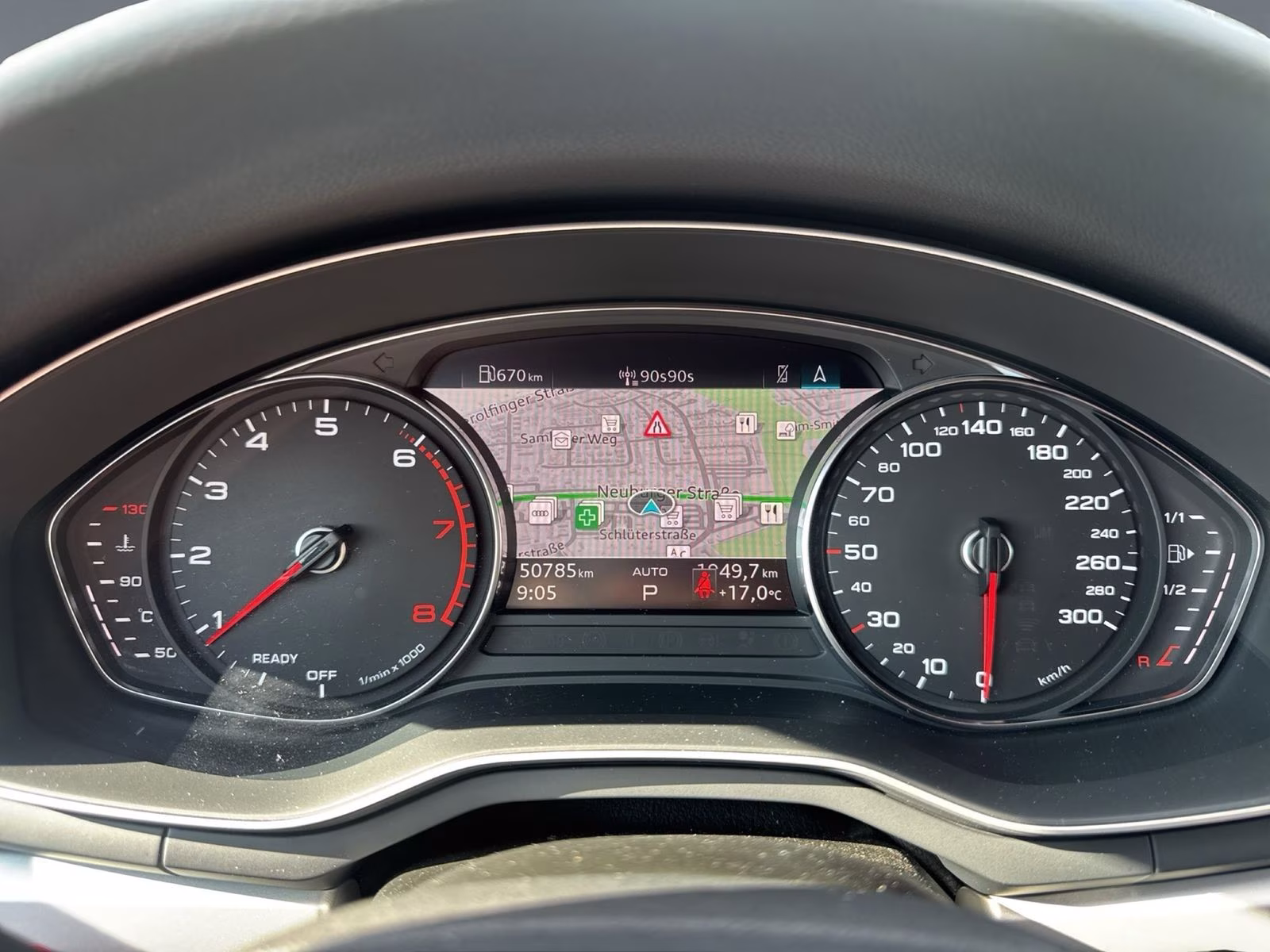 Audi A4 Avant 40 TFSI ACC PDC+ NAVI+ SHZ 18" ISOFIX