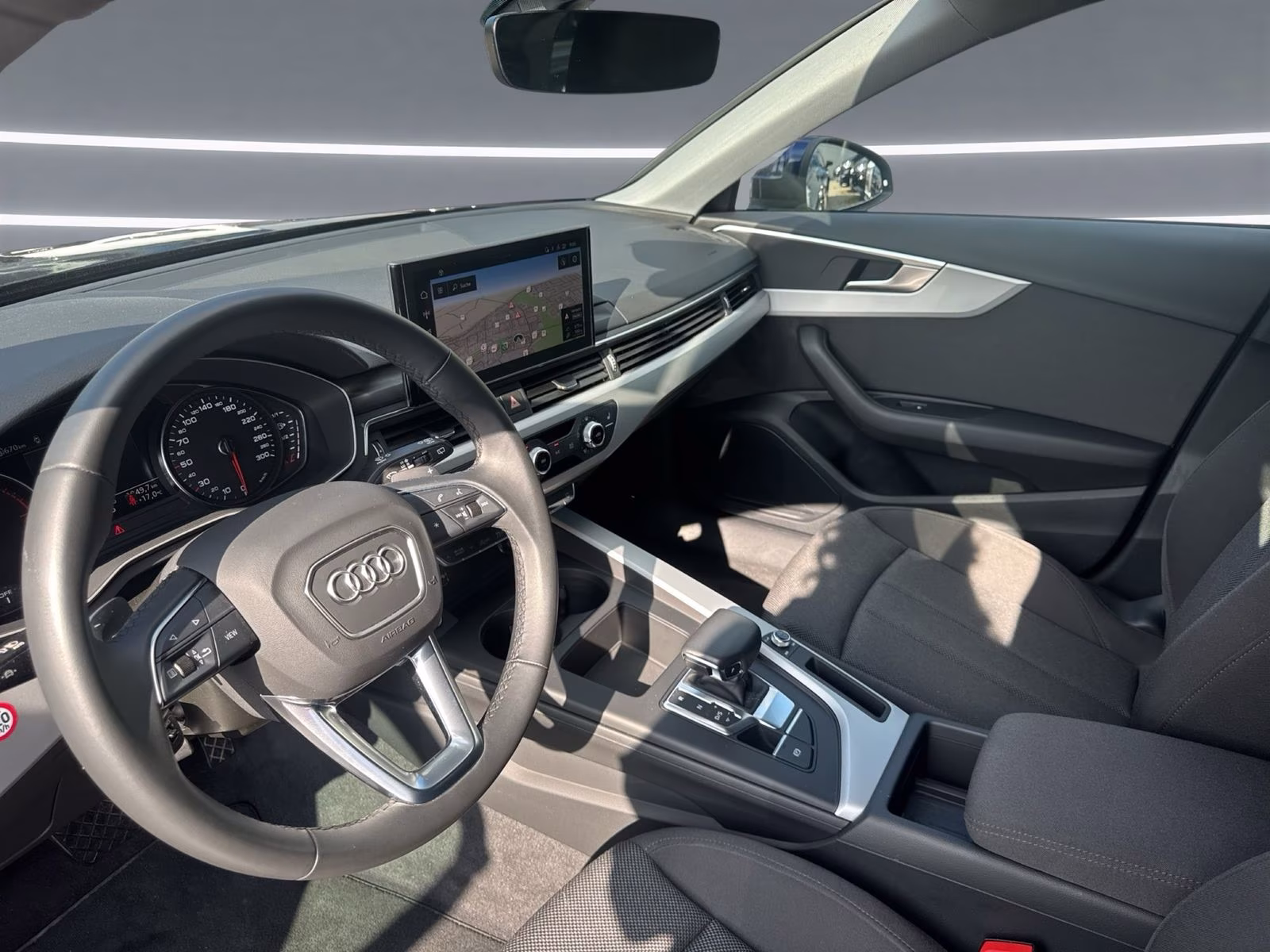 Audi A4 Avant 40 TFSI ACC PDC+ NAVI+ SHZ 18" ISOFIX