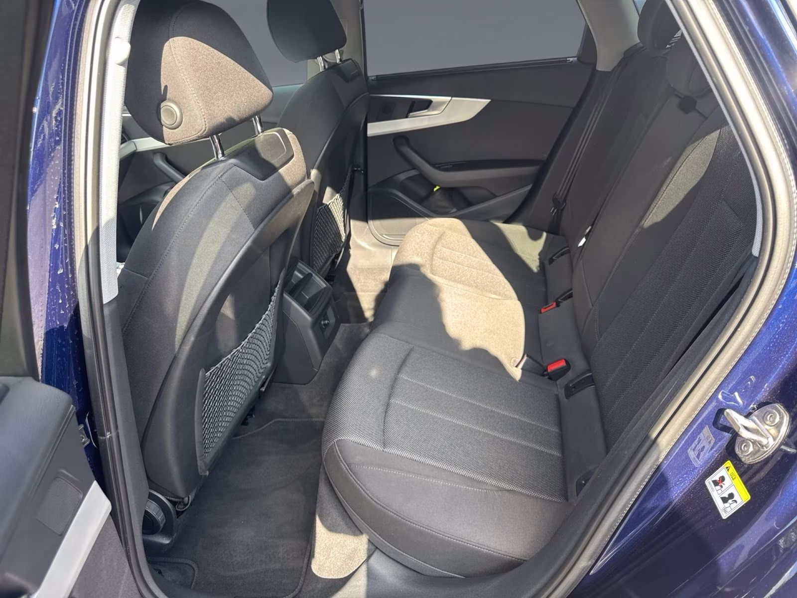 Audi A4 Avant 40 TFSI ACC PDC+ NAVI+ SHZ 18" ISOFIX