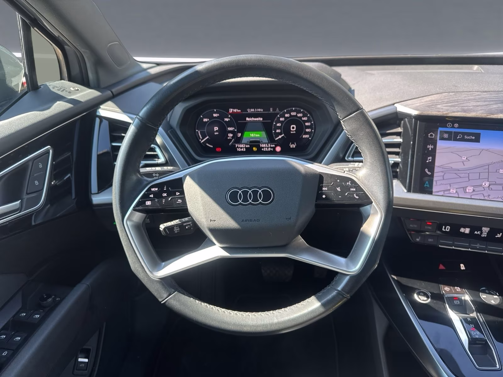 Audi Q4 e-tron 40 S line AHK STHZG Kamera PDC ACC 20"