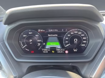 Audi Q4 e-tron 40 S line AHK STHZG Kamera PDC ACC 20"