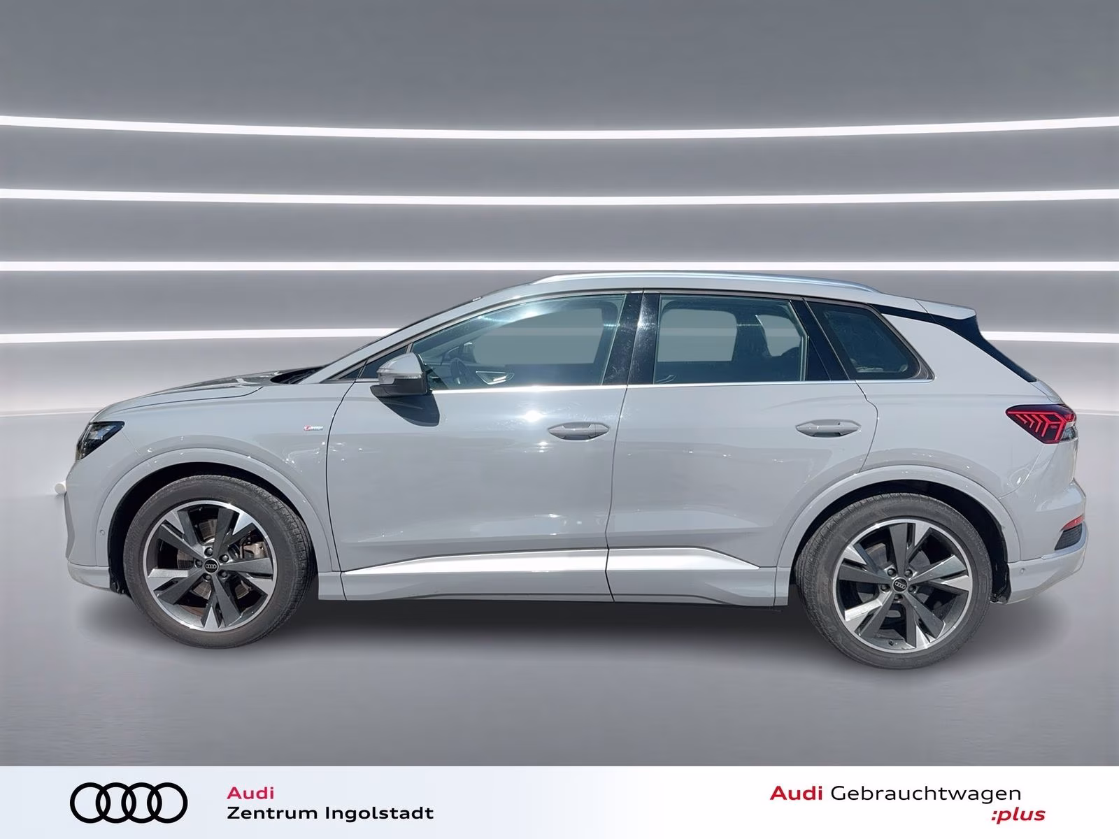 Audi Q4 e-tron 40 S line AHK STHZG Kamera PDC ACC 20"
