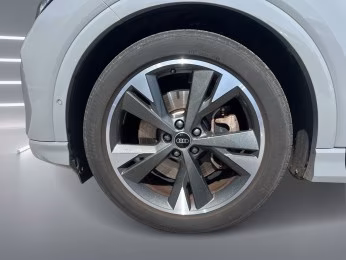 Audi Q4 e-tron 40 S line AHK STHZG Kamera PDC ACC 20"