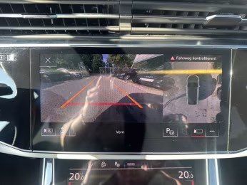 Audi Q8 55 TFSI qu S line sport MATRIX AHK PANO 22"