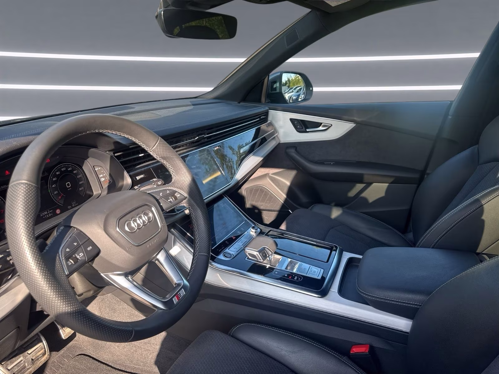 Audi Q8 55 TFSI qu S line sport MATRIX AHK PANO 22"