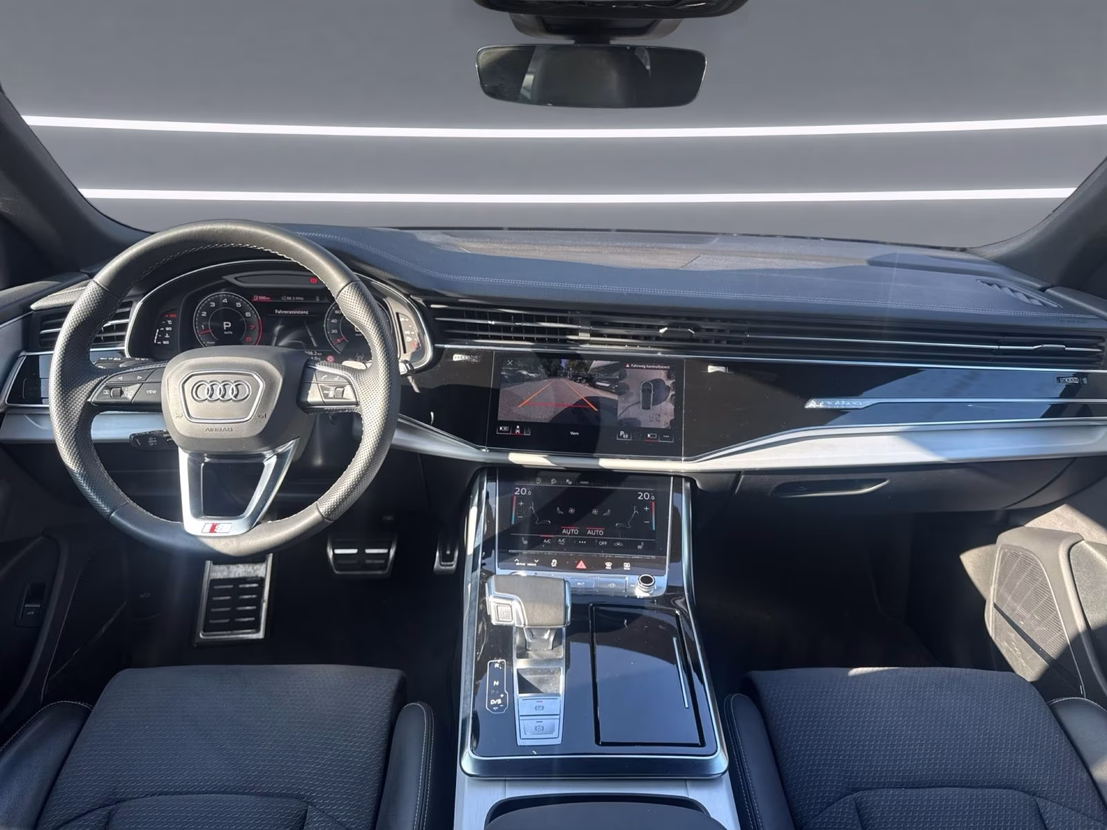 Audi Q8 55 TFSI qu S line sport MATRIX AHK PANO 22"